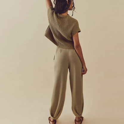 Solid color knitted two-piece set for women.