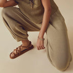 Solid color knitted two-piece set for women.