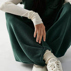 Solid color knitted two-piece set for women.