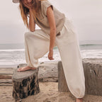 Solid color knitted two-piece set for women.