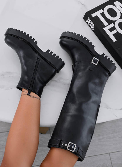 VIOLET - Black boots with removable shaft.