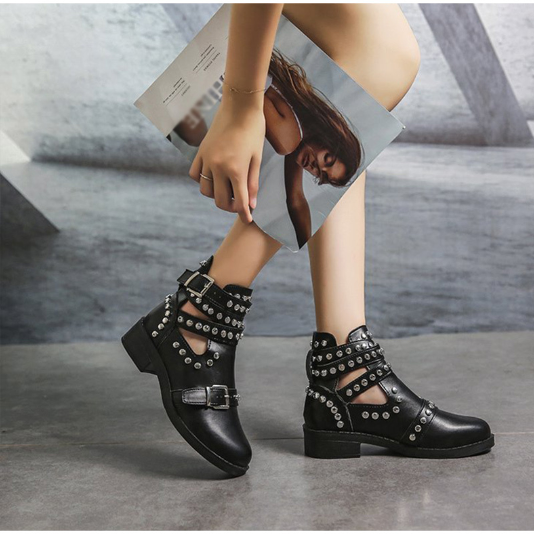 Botines tachas Pop®️
