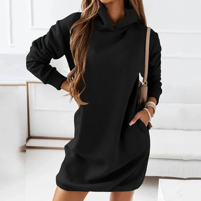 Warm Tessia dress with hood and pockets
