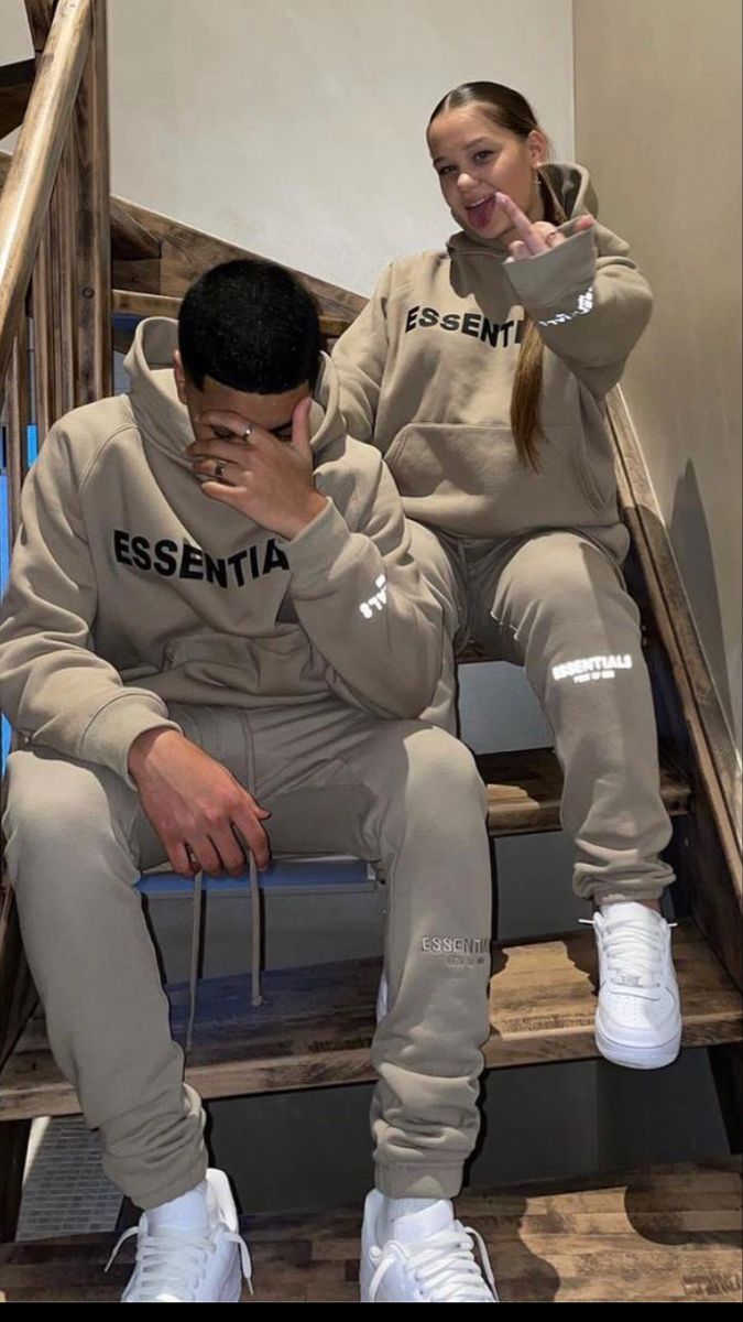 HOODIE ESSENTIALS